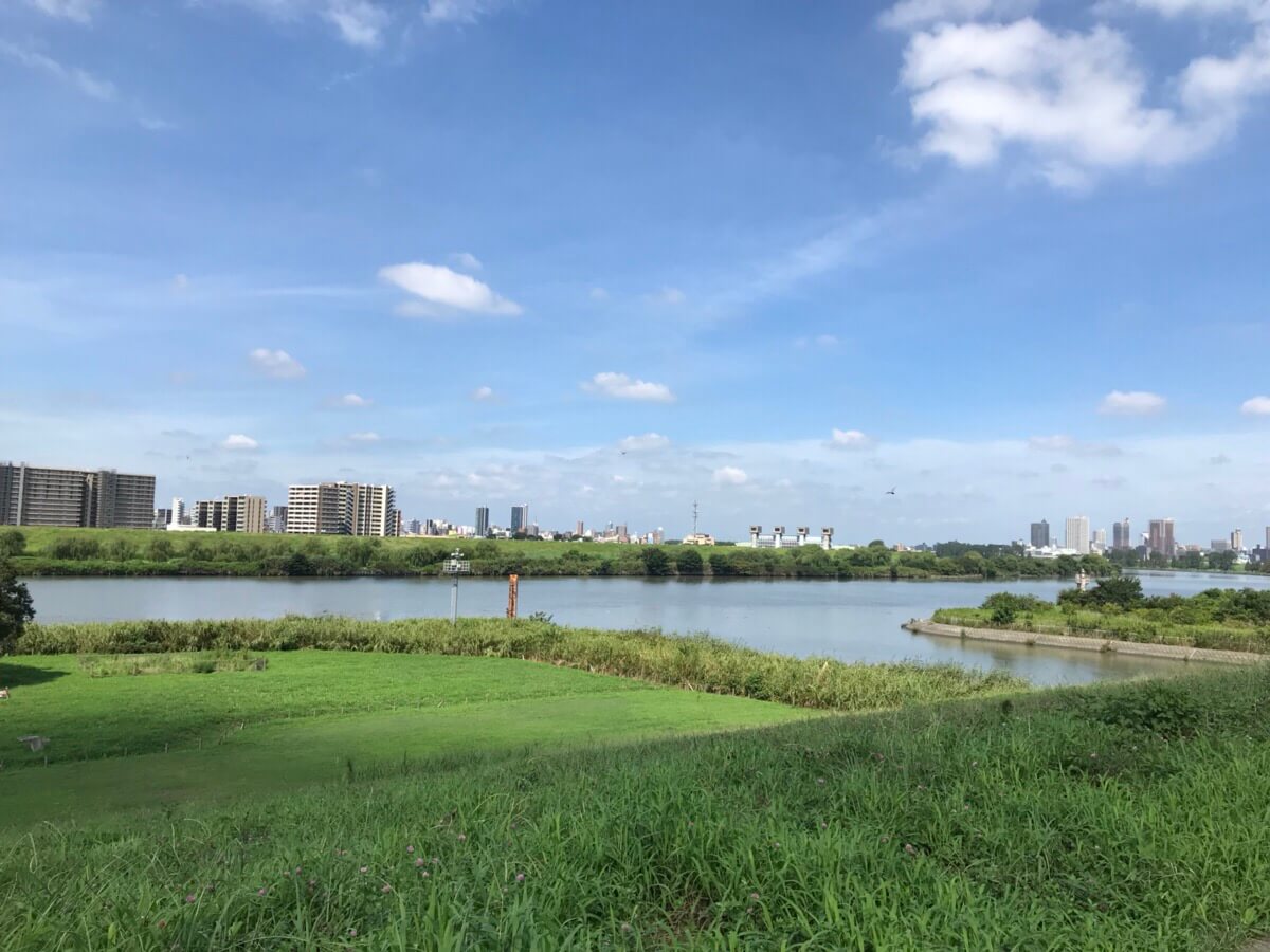 足立区荒川の土手